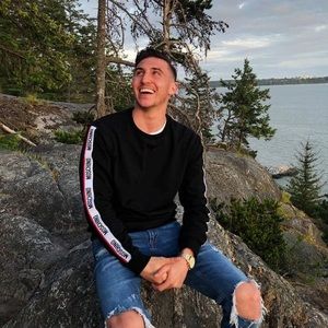 Meet your Posher, Eric